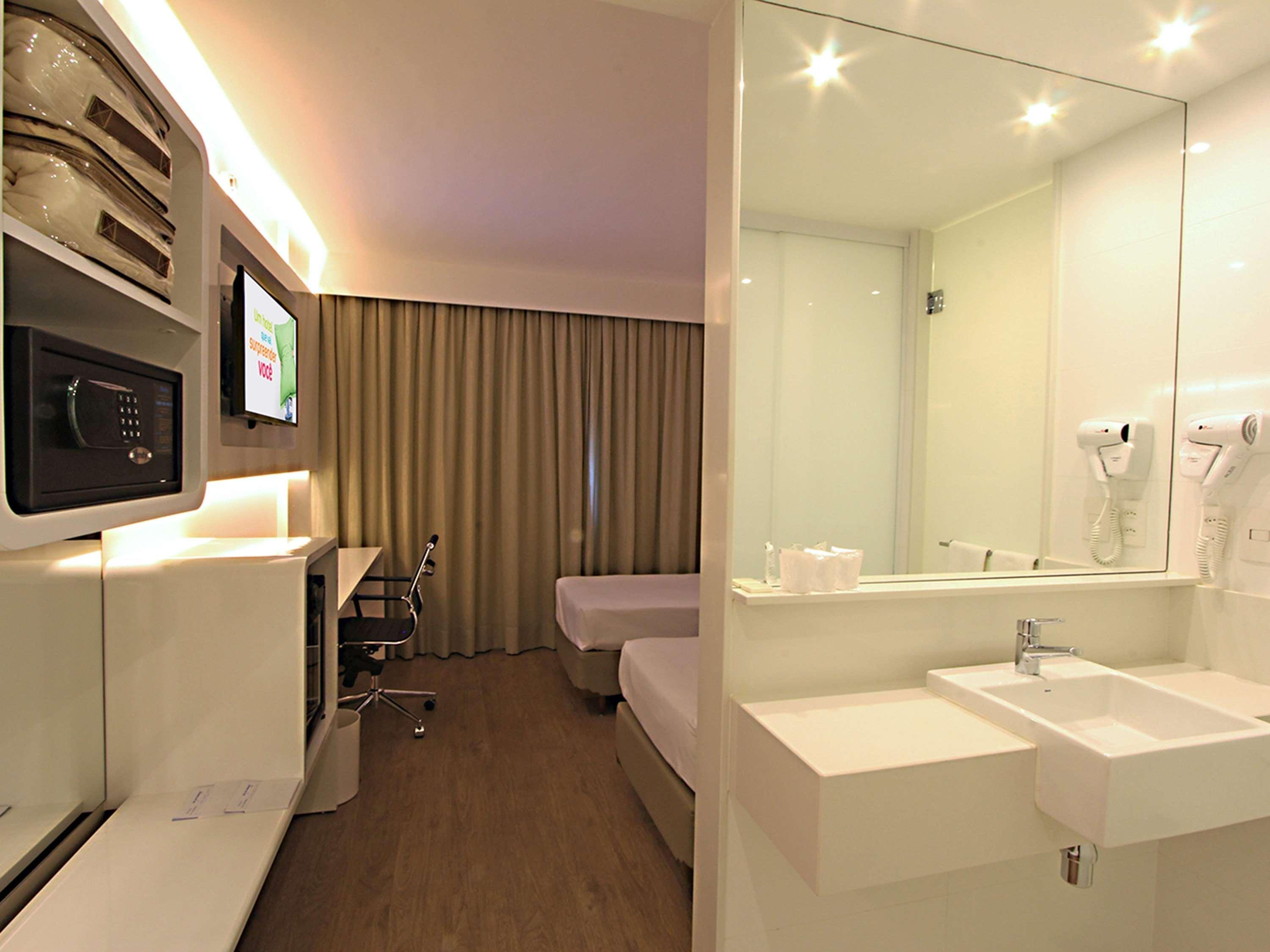 Hotel Ibis Styles Brasilia Aeroporto Esterno foto